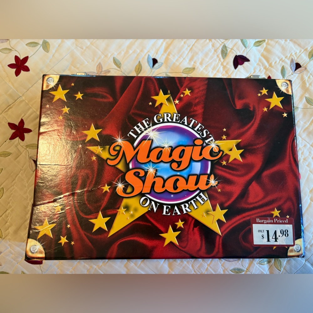 Barnes & Noble Magic Show Kit - Red and Yellow